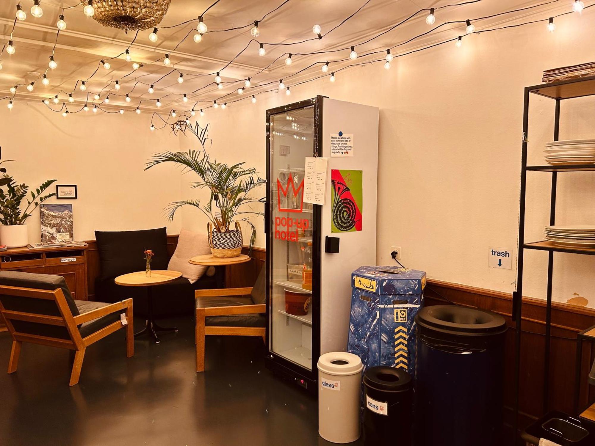 Pop Up Hotel Krone Zuerich Exteriör bild